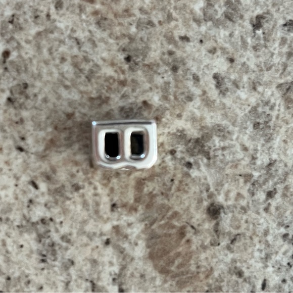 PANDORA Letter B Charm - Picture 3 of 7